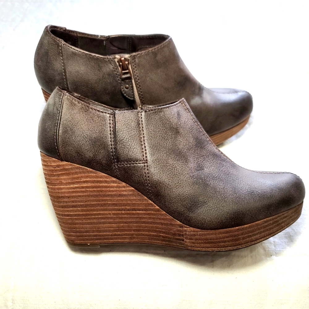 Dr. Scholls Harlow Faux Leather Wedge Heel Brown Booties True Comfort Women 10